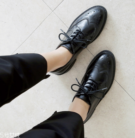 2022流行什么平底鞋？千萬不能錯(cuò)過的流行爆款