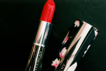 紀(jì)梵希小羊皮306是什么顏色？不挑皮的大紅色