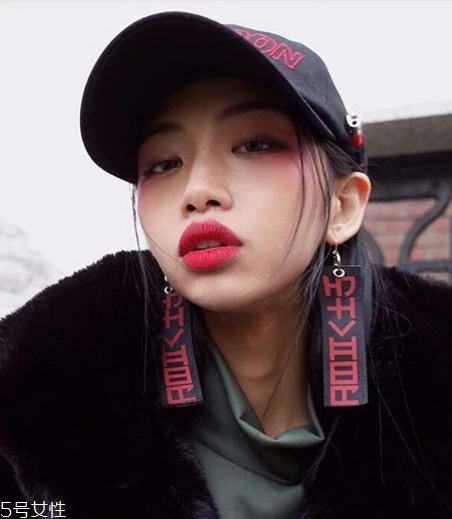 女生怎么穿有個性？做個性感又迷人的酷girl