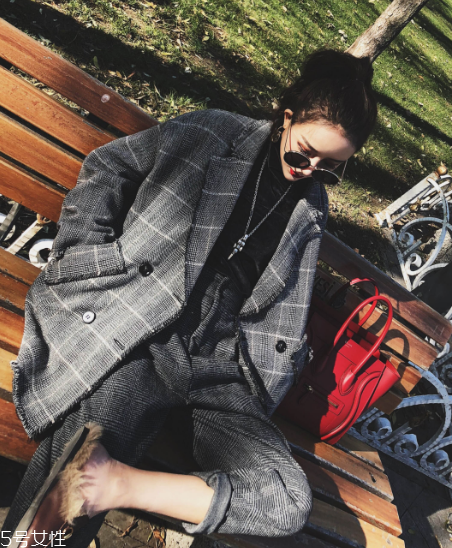 女生怎么穿衣服有氣質(zhì)？這三件單品必不可少