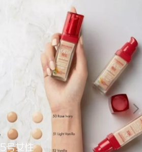 為什么粉底液會(huì)變暗沉？氧化成分過少