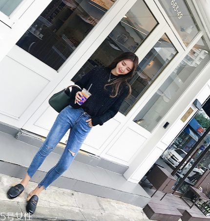 牛仔褲可以用洗衣機(jī)洗嗎？盡量少用洗衣機(jī)