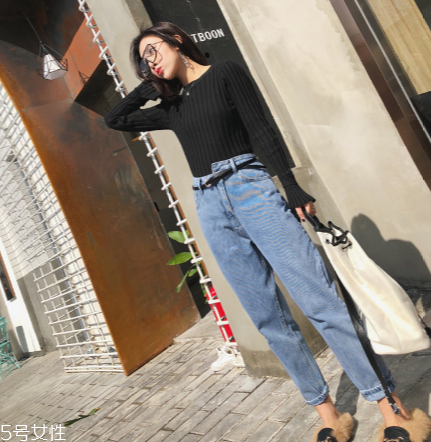 牛仔褲可以和黑色衣服一起洗嗎？