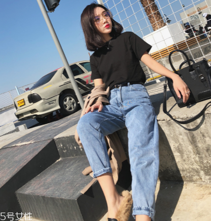 牛仔褲可以和黑色衣服一起洗嗎？