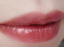 口紅怎么涂不會掉？唇妝固色三步走