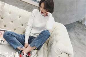 牛仔褲可以用洗衣液洗嗎？應(yīng)選用中性洗滌產(chǎn)品