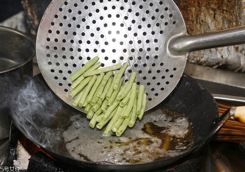 干煸是什么意思 干煸料理怎么做 干煸是什么意思 干煸料理怎么做