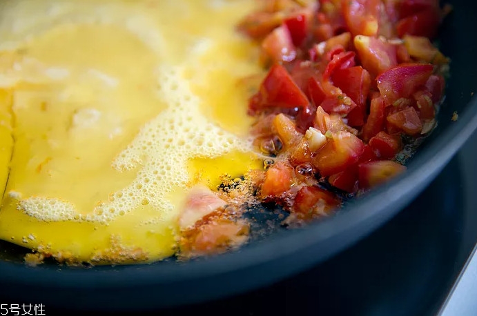 番茄炒蛋的做法與步驟 Q彈滑口技巧 番茄炒蛋的做法與步驟 Q彈滑口技巧