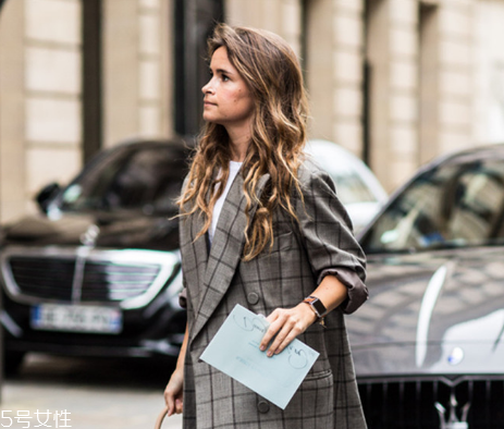 春天適合穿什么顏色？2018早春流行色