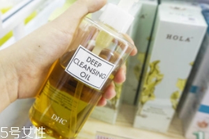 卸妝油乳化要多久？3到5分鐘