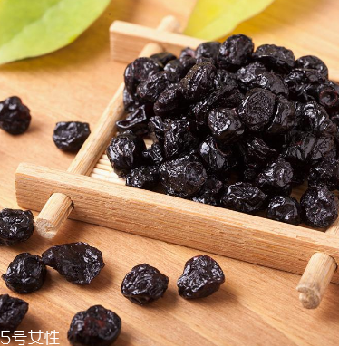 藍(lán)莓干的功效與作用 最重要是對(duì)眼睛好 藍(lán)莓干的功效與作用 最重要是對(duì)眼睛好