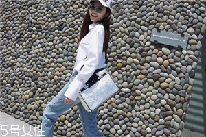 牛仔褲有味道怎么除去？四招輕松去除異味