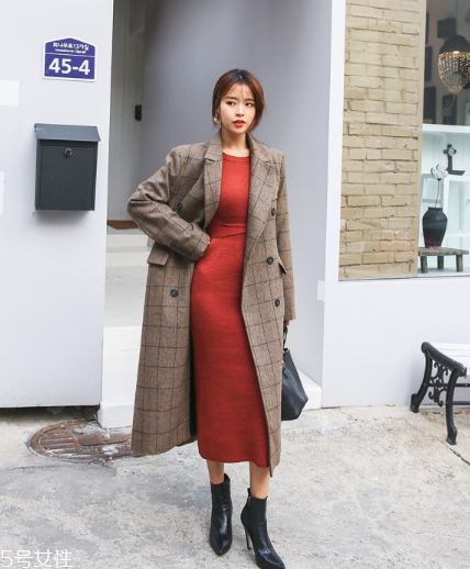 紅色針織連衣裙怎么搭配？氣質(zhì)女神就是你