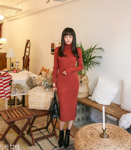 紅色針織連衣裙怎么搭配？氣質(zhì)女神就是你