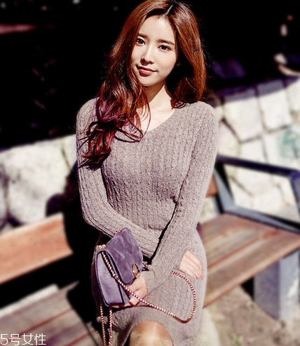 紅色針織連衣裙怎么搭配？氣質(zhì)女神就是你