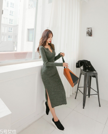 灰色針織裙怎么搭配？極致低調(diào)的氣質(zhì)美