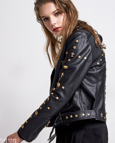 鉚釘服裝怎么搭配？打造別樣高級感