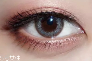 棕色眼影怎么畫好看？作為最后的暈染色