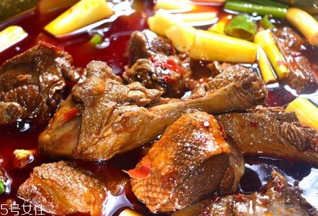 啤酒鴨用高壓鍋壓多久 高壓鍋啤酒鴨的做法步驟 啤酒鴨用高壓鍋壓多久 高壓鍋啤酒鴨的做法步驟