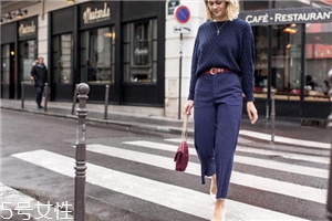 藍色服裝怎么搭配？開春讓你高級又有格調