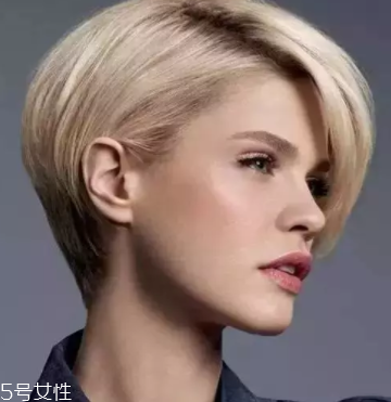 臉大適合什么發(fā)型？微卷波波頭是大臉福音