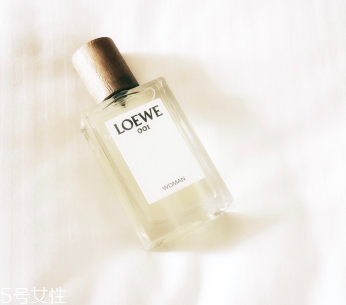 LOEWE001香水多少錢？LOEWE001香評