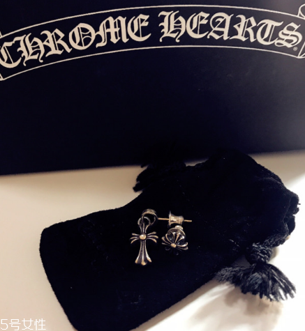 克羅心耳釘多少錢？專屬于你的個性定制