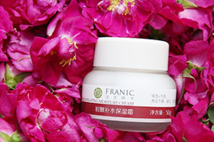 法蘭琳卡面霜多少錢？談?wù)勎业氖褂眯牡?><p><strong>法蘭琳卡面霜多少錢？談?wù)勎业氖褂眯牡?/strong></p></a></li> 	     </ul>
		</div>
	   <div   id=