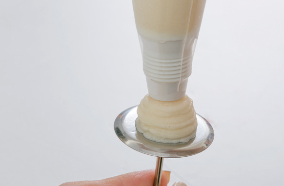 韓式裱花教學(xué) 韓式裱花基礎(chǔ)擠花動作 韓式裱花教學(xué) 韓式裱花基礎(chǔ)擠花動作