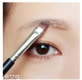 眉粉怎么畫眉毛好看？這么用眉妝超完美