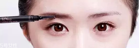 眉粉怎么選顏色好看？淺咖色不挑膚色