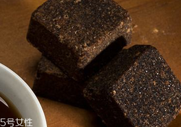 阿膠黑糖經(jīng)期可以喝嗎？最好少喝