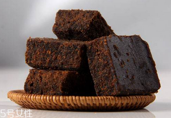 阿膠黑糖經(jīng)期可以喝嗎？最好少喝