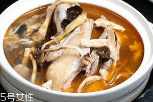 鴨湯是涼性的嗎 肉性味甘偏寒 鴨湯是涼性的嗎 肉性味甘偏寒