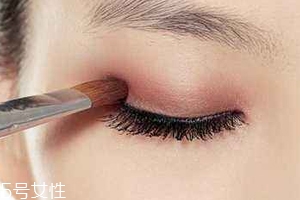 眉粉可以當(dāng)眼影粉用嗎？完全可以