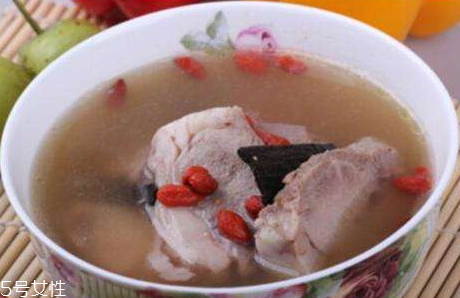 老鴨湯可以放當歸嗎