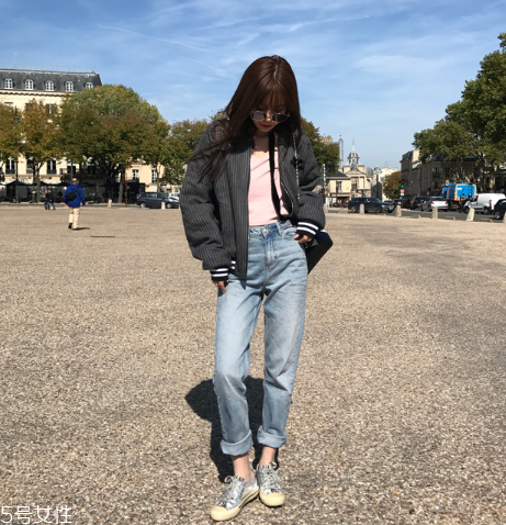 牛仔褲太緊了怎么辦？牛仔褲穿穿就松了