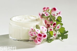 面霜可以當(dāng)身體乳嗎？