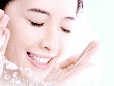 芙麗芳絲系列適合年齡 天然無刺激的藥妝品牌 芙麗芳絲系列適合年齡 天然無刺激的藥妝品牌