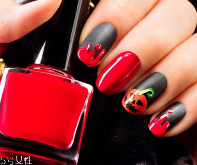 指甲油有點(diǎn)變稠了怎么辦？加入透明指甲油