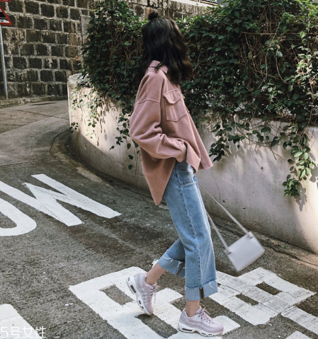 牛仔褲太寬松怎么改??？牛仔褲穿松了這樣處理