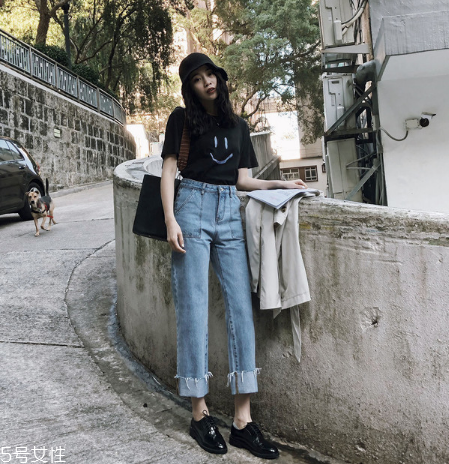 牛仔褲太寬松怎么改??？牛仔褲穿松了這樣處理