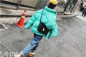 牛仔褲脫漿是什么意思？脫漿之后更柔軟