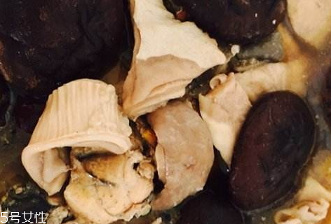 豬肚可以和香菇一起燉嗎 香菇燉豬肚食譜 豬肚可以和香菇一起燉嗎 香菇燉豬肚食譜