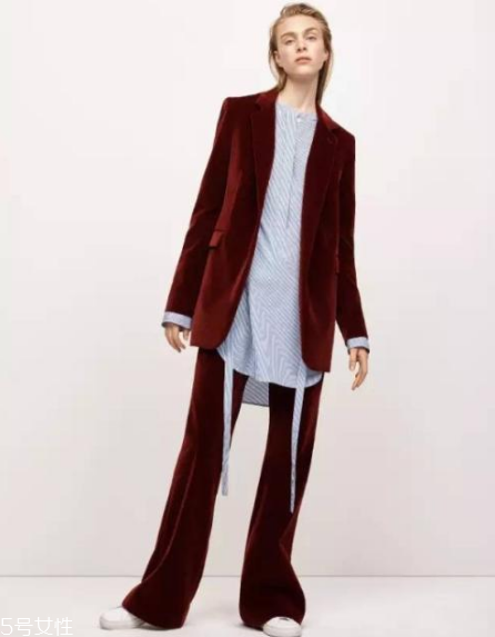 theory是幾線品牌？時髦不費力