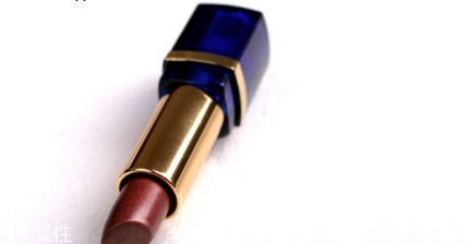 怎樣檢驗口紅是否含鉛 涂口紅的誤區(qū)