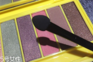 菲詩小鋪辛普森眼影好用嗎？適合手殘黨日常妝