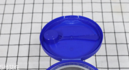 愛他美奶粉哪個(gè)版本好？白金版表現(xiàn)出色