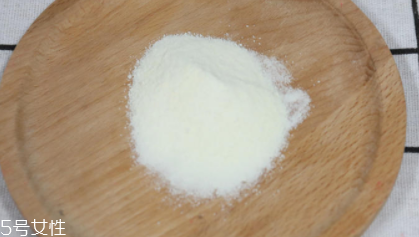 愛他美奶粉哪個(gè)版本好？白金版表現(xiàn)出色