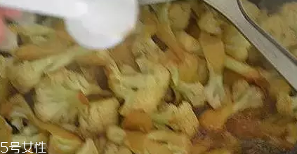 花椰菜炒肉怎么做好吃？這么做簡單又美味